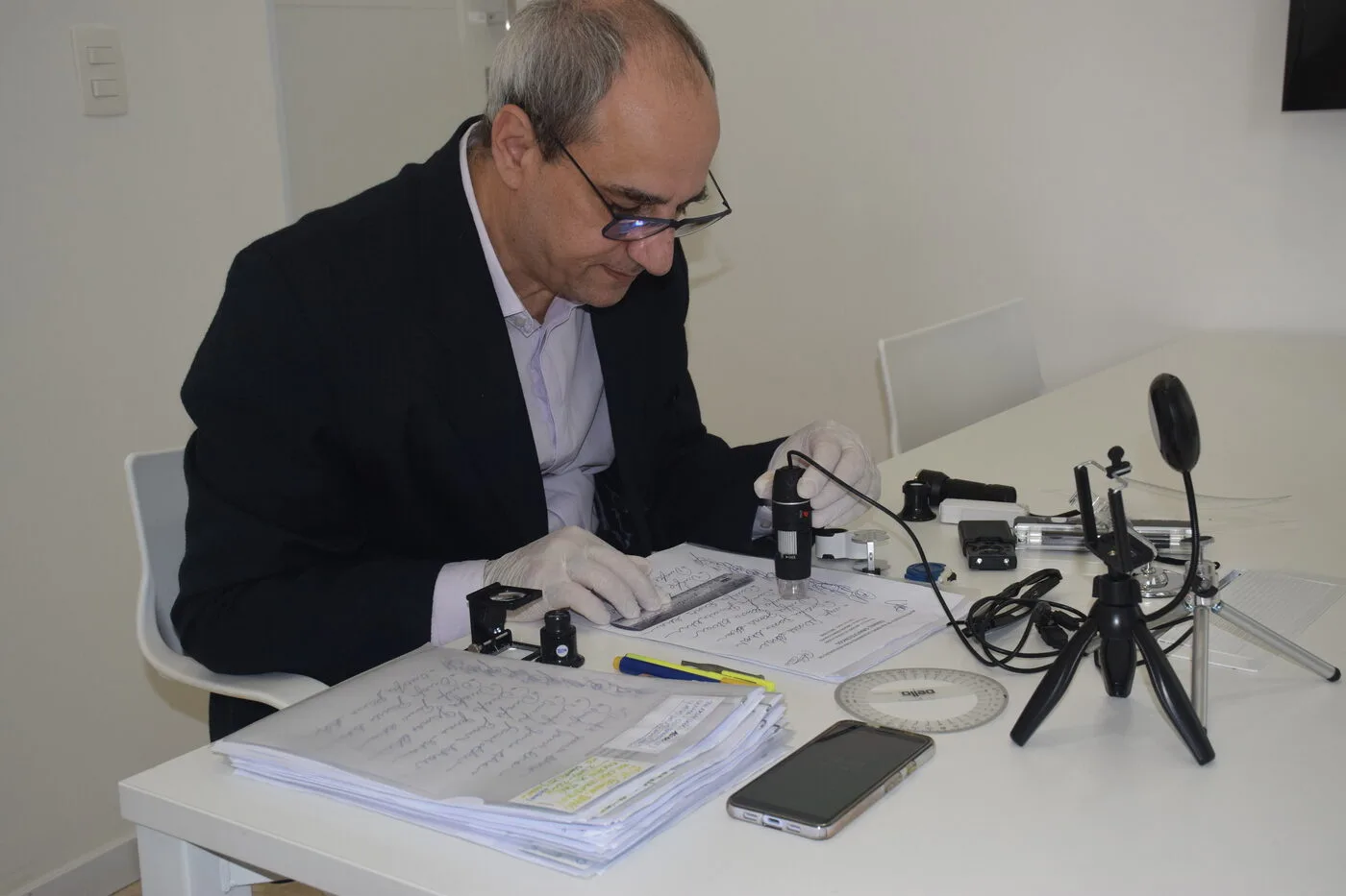 Falsidade Grafotécnica - Exames em ação