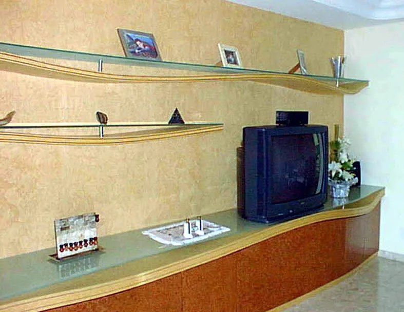 Perspectiva de estante de sala sob medida